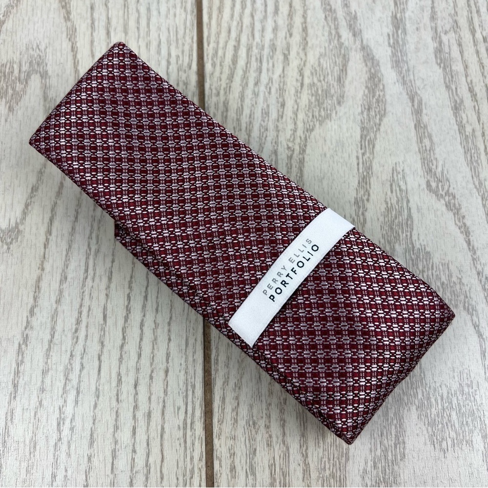 642 Perry Ellis Portfolio Men's Tie Kallosa Mini 600 Red $55 Polyester